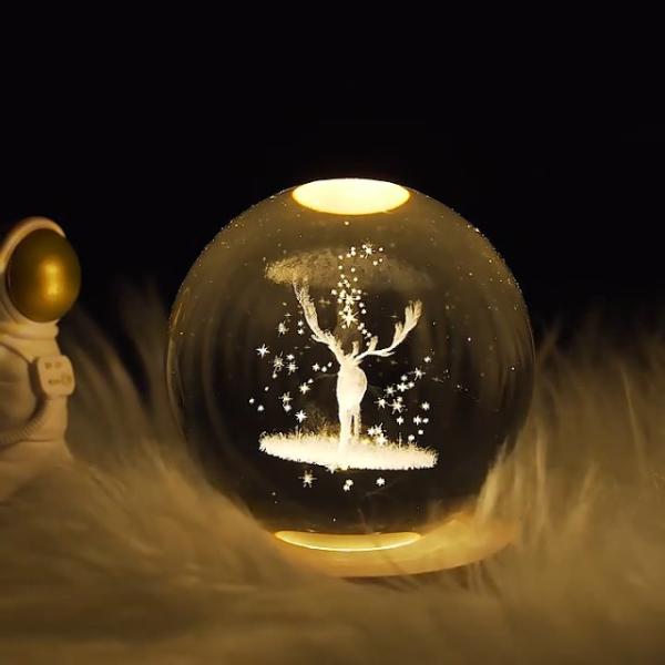 "كرات الكريستال" translates to **"crystal balls"** in English.